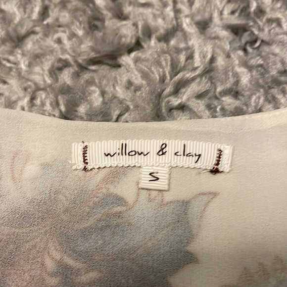 Willow and Clay size small cold shoulder dress - Picture 3 of 4